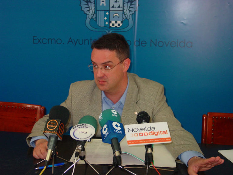 El Alcalde recuerda a la oposición la sentencia firme y favorable sobre María Cristina