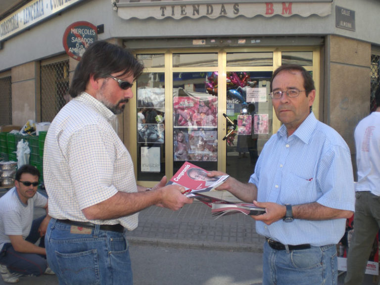 Compromís informa de su programa electoral en el mercado de abastos