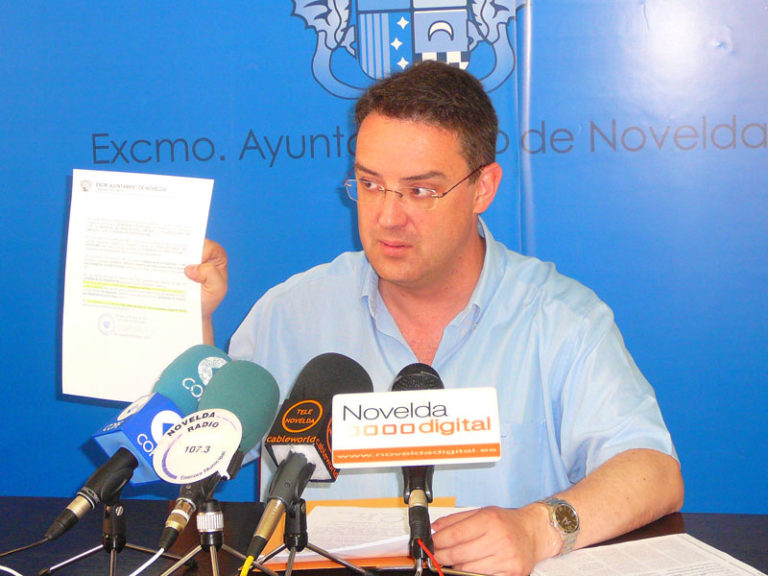 Rafa Sáez pide la dimisión del cabeza de lista de Compromís, Víctor Cremades