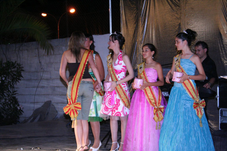 PRESENTACIÓN DE LAS REINAS DEL BARRIO DE LA GARROVA