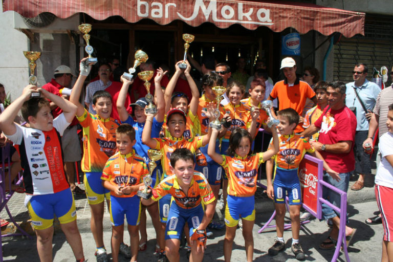 Novelda acoge la XXXVII edición de la prueba ciclista Atlético de Madrid