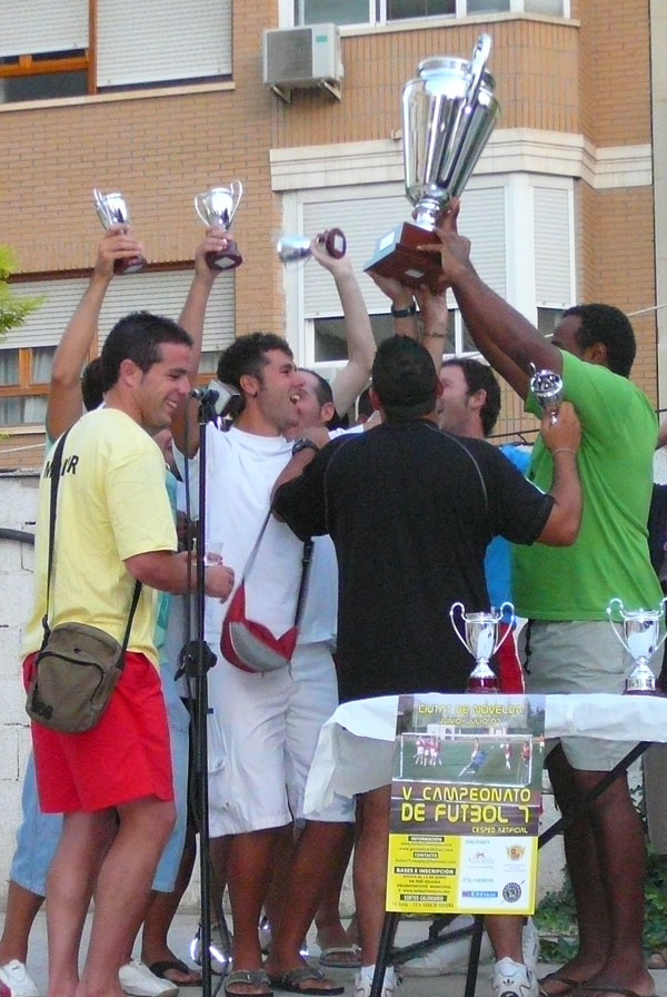 Fútbol: Eurometal alza la copa de la victoria en el Campeonato de Fútbol 7
