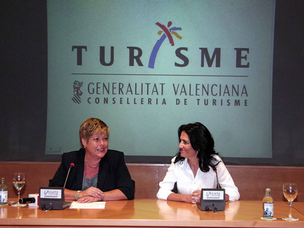 Milagrosa Martínez presenta a Angélica Such como nueva consellera de Turismo