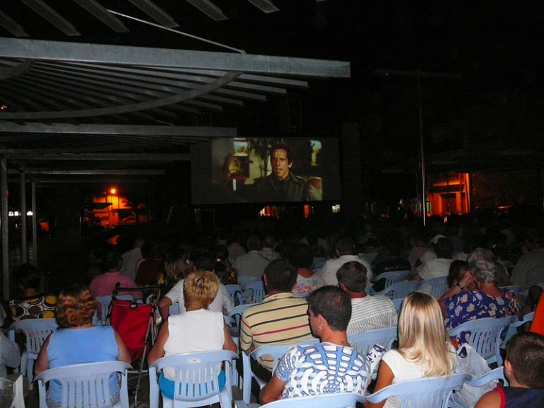 Gran acogida del público para el “Cinema a la fresca”