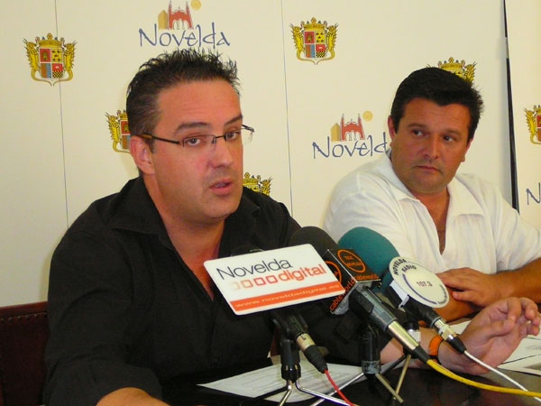 Rafa Sáez aclara que la piedra utilizada en el Conservatorio de Danza se adquirió en Novelda
