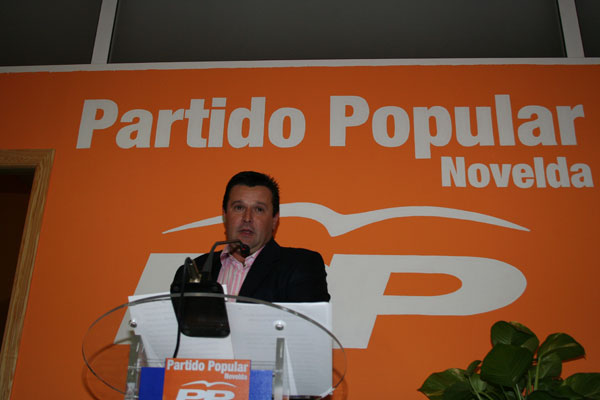El PP acusa a Víctor Cremades de gastarse 12.000 euros en asesores para la elaboración de un “presupuesto participativo”