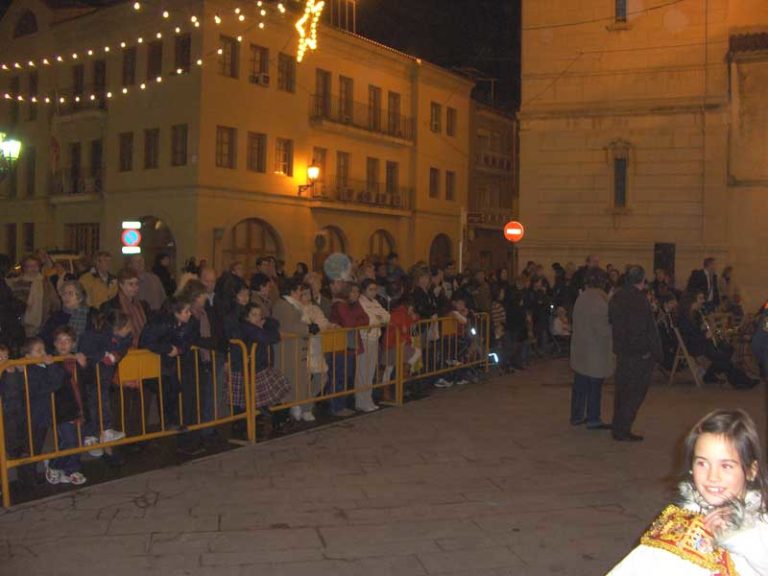 La inauguración del tradicional Belén del Ayuntamiento inicia las fiestas de Navidad en Novelda