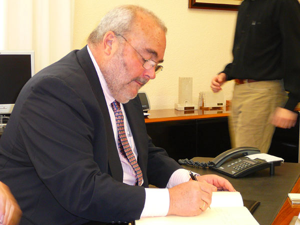 El Presidente del Consejo Superior de la Cámara de Comercio, Javier Gómez, visita Novelda