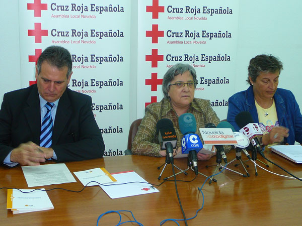 La Cruz Roja de Novelda presenta el manual de primeros auxilios