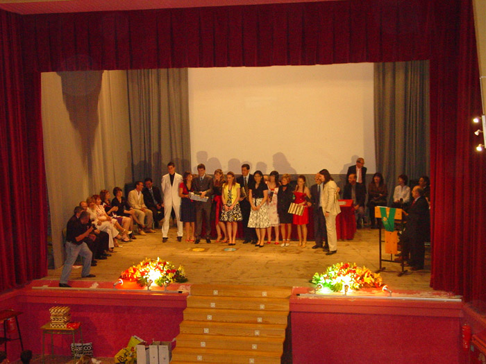 El Colegio Padre Dehon gradúa a su promoción 2007-2008