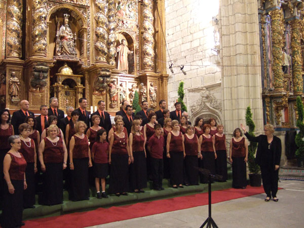 El Orfeón Noveldense participa en el Certamen de la Canción Marinera de San Vicente de la Barquera (Santander)