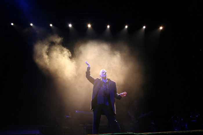 Miguel Bosé actuó en vivo para Novelda