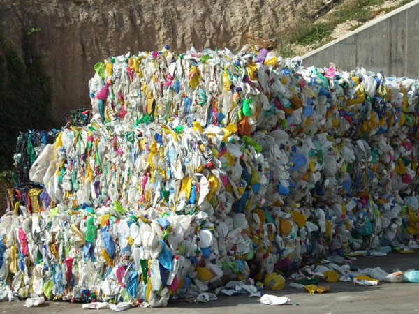 Medio Ambiente instalará los próximos contenedores de basura en los barrios de La Cruz, La Garrova, Cementeri Vell, La Estación y Sagrado Corazón