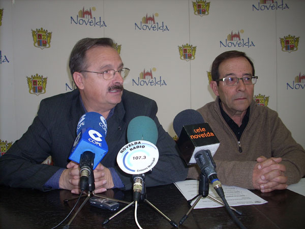 El Ayuntamiento presenta los 13 proyectos que se realizarán con el Plan de Inversiones Local de Zapatero