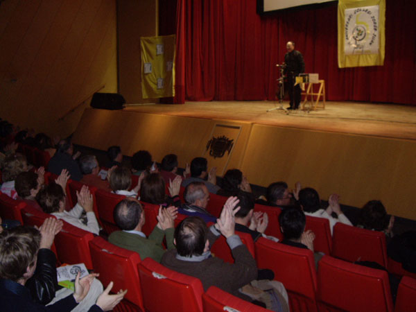 Alberto Alcaraz ofrece un concierto en el 50 aniversario del colegio Jorge Juan