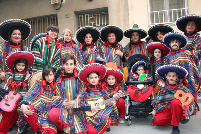 El Carnaval infantil llena las calles de Novelda