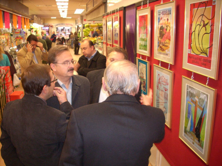 El Mercado acoge una exposición de carteles de Novelda