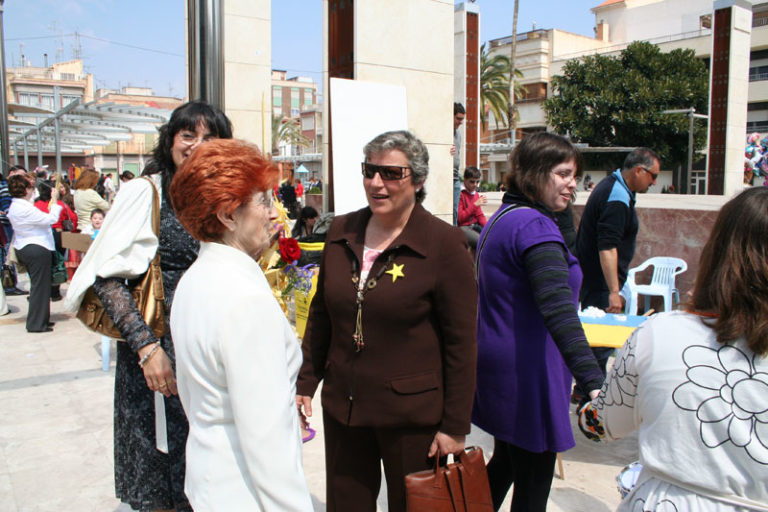 MERCADILLO DE LA ASOCIACIÓN  «CAPAZ» Y PAELLA