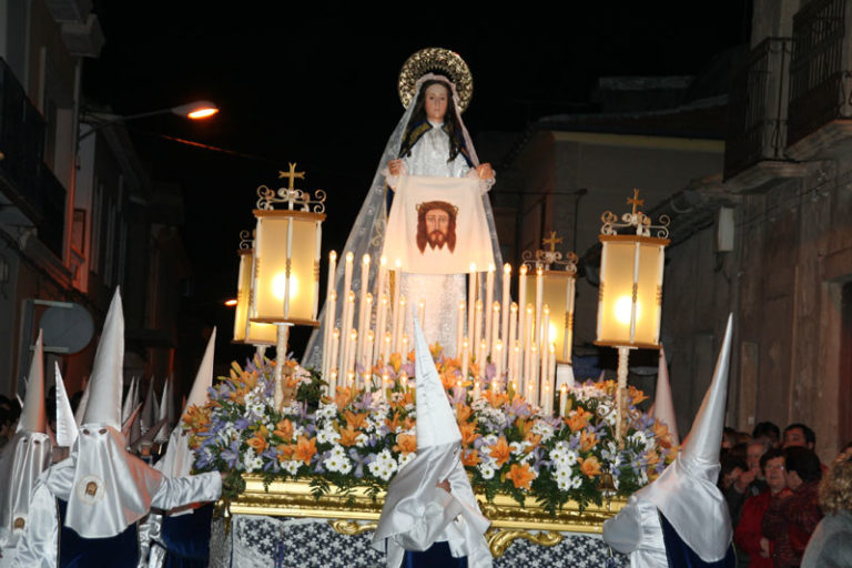 Martes Santo: Solemne procesión de «Santa Faz»