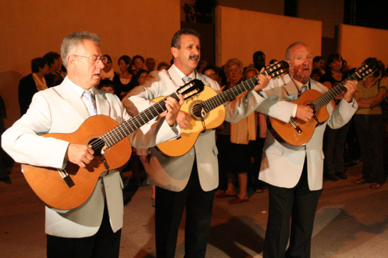 Barrio de La Estación: Serenata en honor a San Pascual Bailón