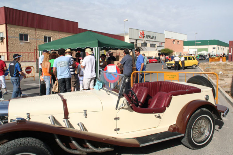 TRENCAMILLES, CONCENTRACIÓN DE COCHES ANTIGUOS E HISTÓRICOS