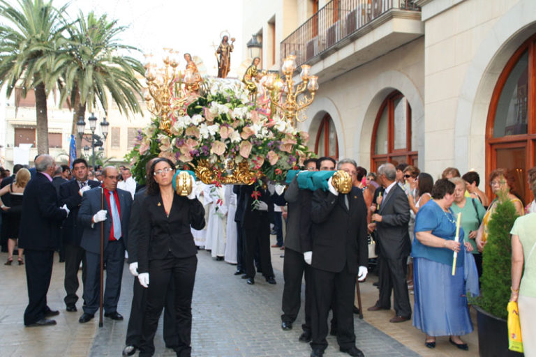 Solemne Procesión en Honor a Santa María Magdalena