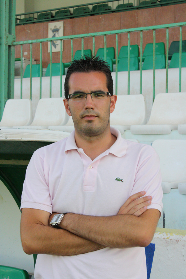 Vicente Mira Navarro, Secretario Técnico del Novelda C.F. repasa la actualidad del equipo para la temporada 2009/2010