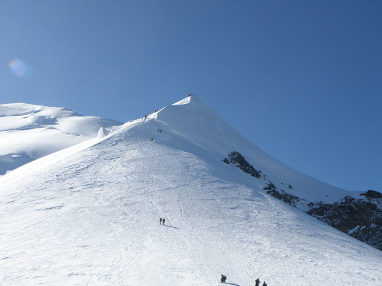José Manuel del Club Novelder de Muntanyisme corona el Mont Blanc