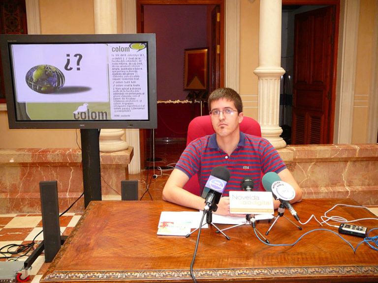 La Concejalía de Normalització Llingüística presenta un programa de televisión educativo en lengua valenciana