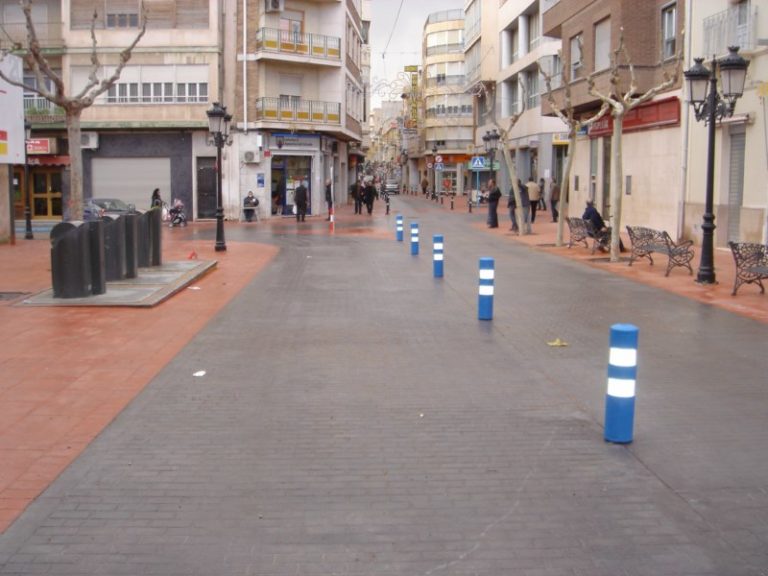Se abre al tráfico la plaza del País Valencià