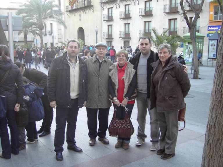El PSOE de Novelda acude a la manifestación en defensa de la educación pública
