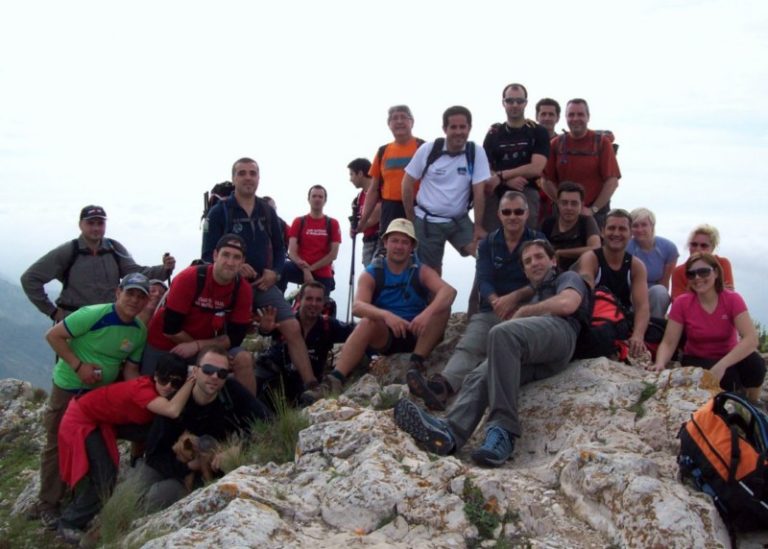 28 montañeros noveldenses disfrutan de la Sierra de Crevillente