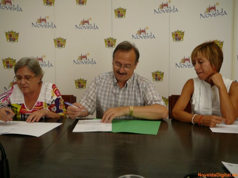 Cruz Roja firma su convenio con el Ayuntamiento