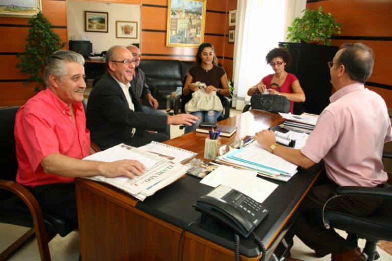 La UNDEF y la Federación de Comparsas de Novelda preparan la Asamblea Nacional