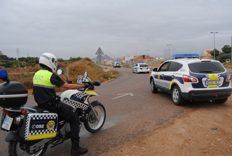 Sustracción de cobre, robo con fuerza y lanzamiento de piedras a la autovía ponen a prueba a la Policía Local este fin de semana