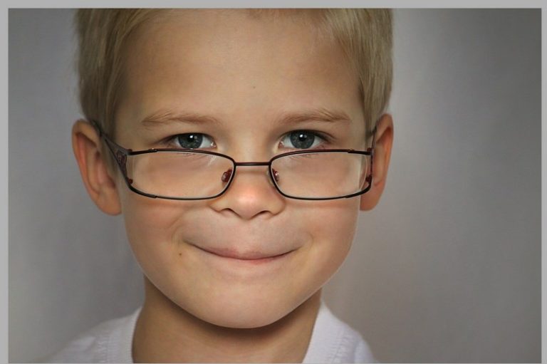 Más de 3.600 menores de 6 años con problemas de visión han recibido ayudas para gafas en la Comunitat