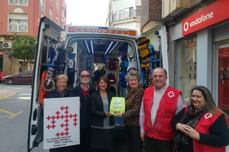Cruz Roja Aspe recibe la donación de un desfibrilador