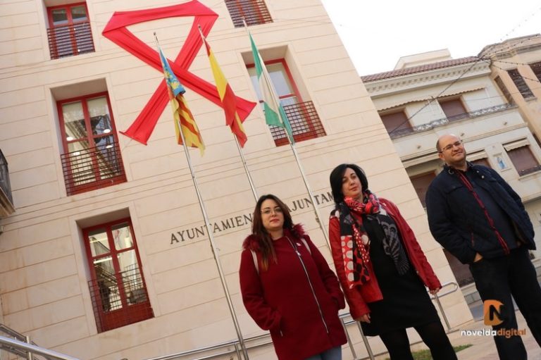 El Ayuntamiento de Novelda visibiliza el Día Internacional de lucha contra el SIDA
