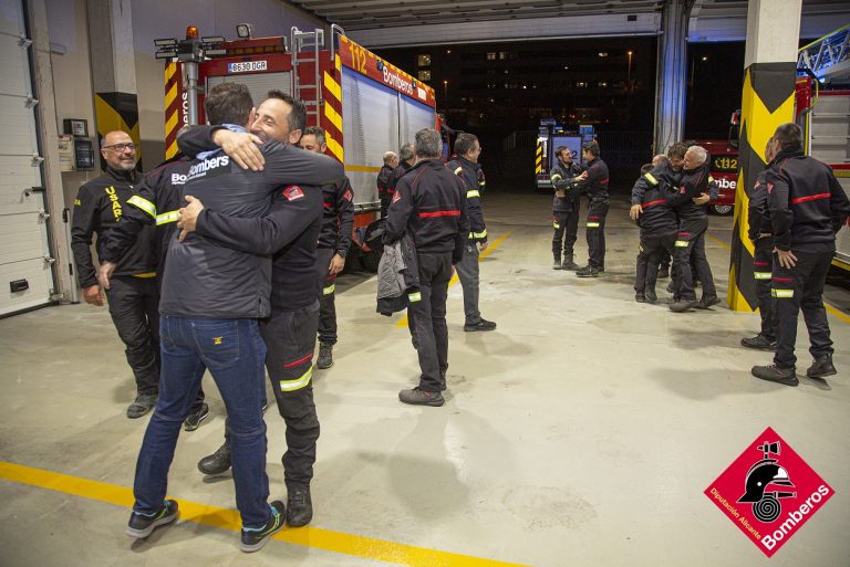 Regresan los bomberos de la Diputación que viajaron a Turquía para colaborar en el rescate de víctimas