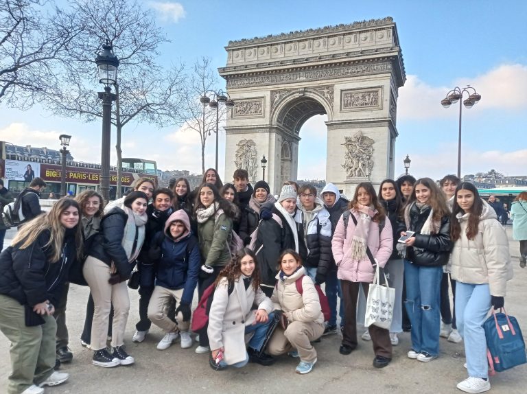 El alumnado del IES Vinalopó acaba el intercambio con el Lycée Georges Brassens viajando a París