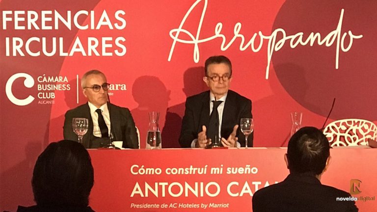 Antonio Catalán, presidente de AC hoteles habla en el Cámara Business Club