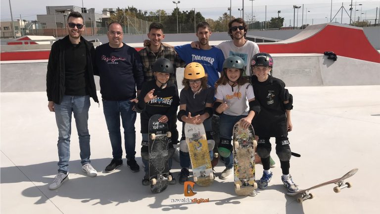 Skaters prueban y disfrutan el Ride Park de Novelda que será inaugurado este sábado