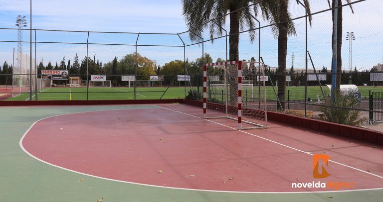 El Ayuntamiento de Novelda deroga la tasa por utilización de instalaciones deportivas y elimina la tasa de apertura de pequeños establecimientos comerciales