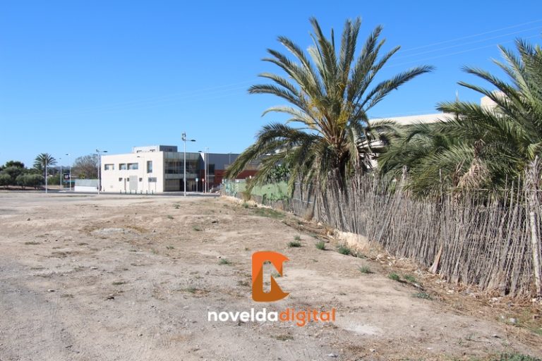 El Ayuntamiento de Novelda adquiere una parcela frente al velódromo