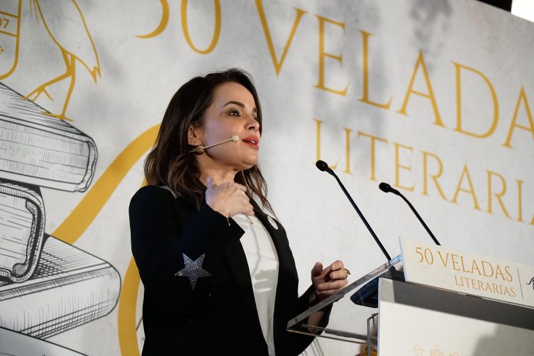 La periodista Carme Chaparro trae a las Veladas Literarias de Maestral su éxito de Sant Jordi