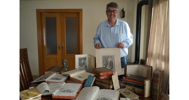 David Beltrá expone su colección Bibliográfica de y sobre Jorge Juan en el Fondonet
