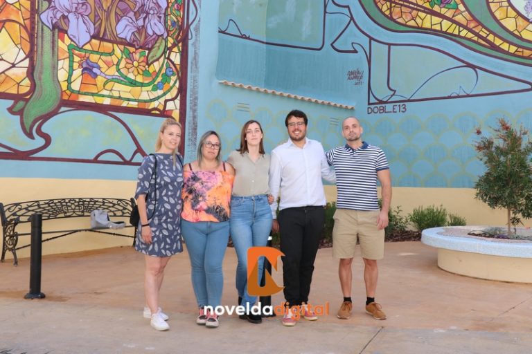 El candidato de Unidas Podemos a las Cortes por la provincia de Alicante, Alejandro Aguilar, visita Novelda
