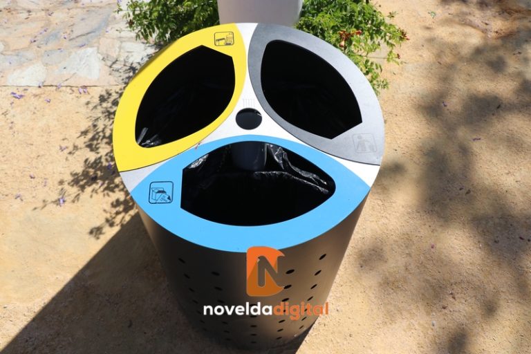 Novelda cuenta con un nuevo servicio de papeleras de recogida selectiva