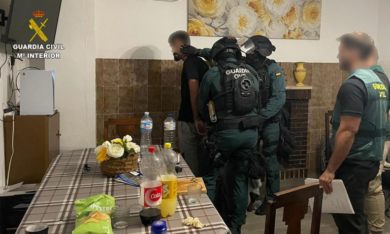 La Guardia Civil libera a una persona secuestrada tras 11 días de cautiverio entre las provincias de Alicante y Murcia