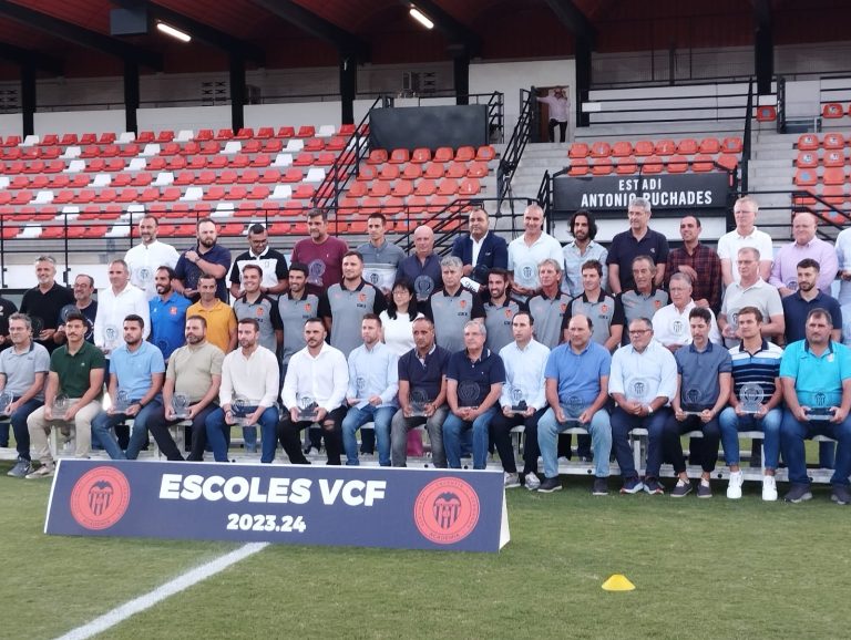 El Novelda Unión CF asiste al encuentro de Escoles del Valencia CF